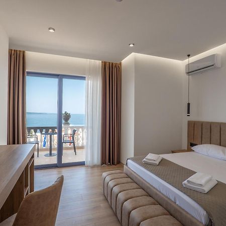 Keos Hotel Sarandë Exteriör bild