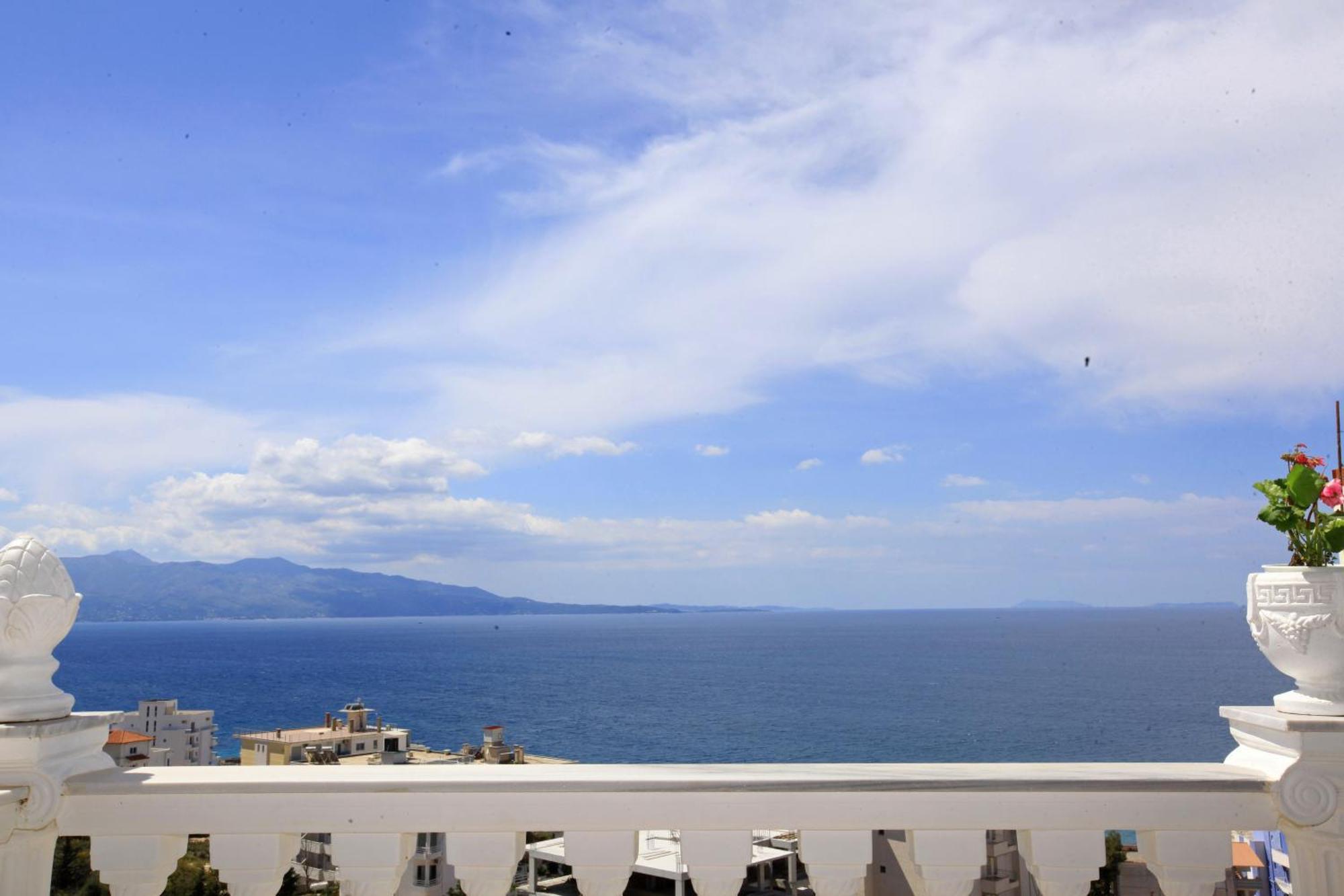 Keos Hotel Sarandë Rum bild