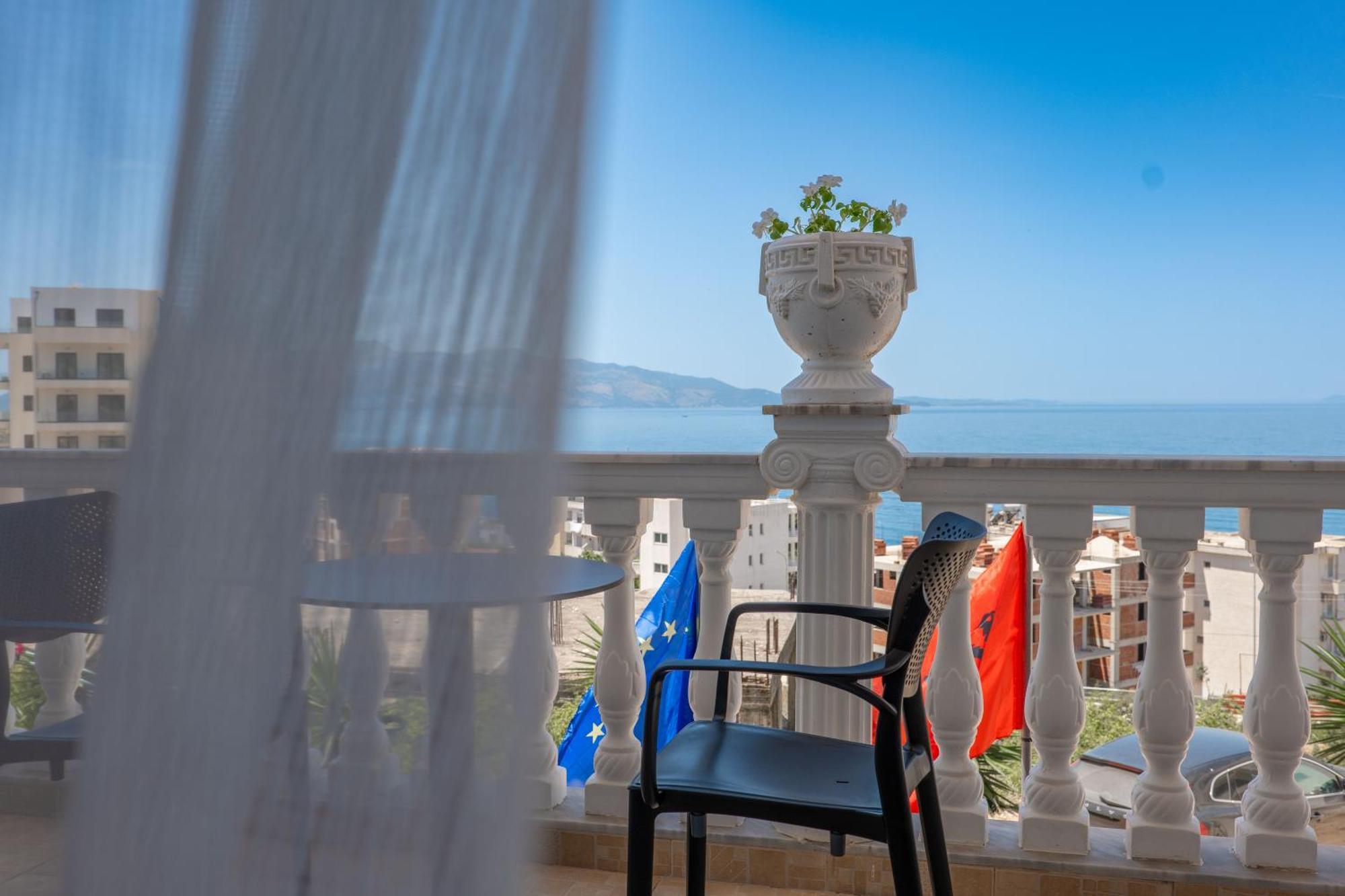 Keos Hotel Sarandë Exteriör bild