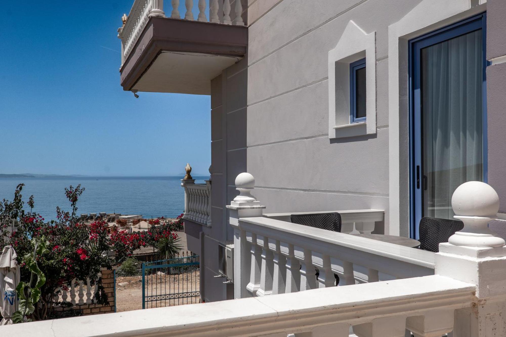 Keos Hotel Sarandë Exteriör bild